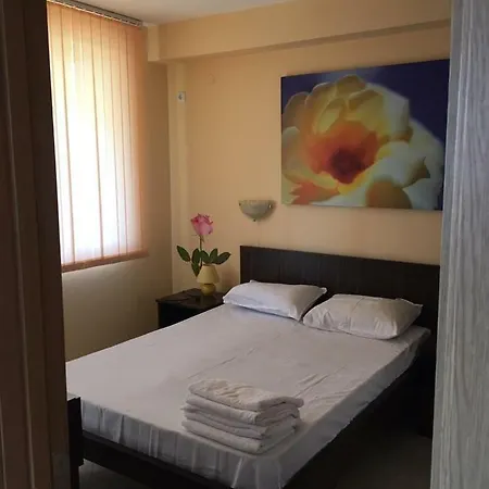 شقة فندقية Hills - Official 2*